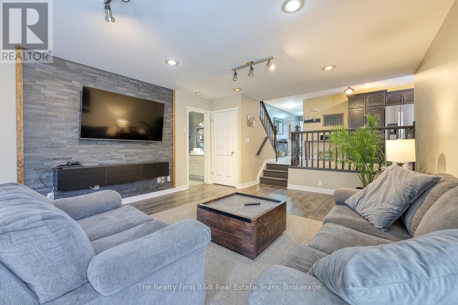 35 Blue Jay Boulevard, Woodstock, Ontario  N4T 1T2 - Photo 32 - X12467563