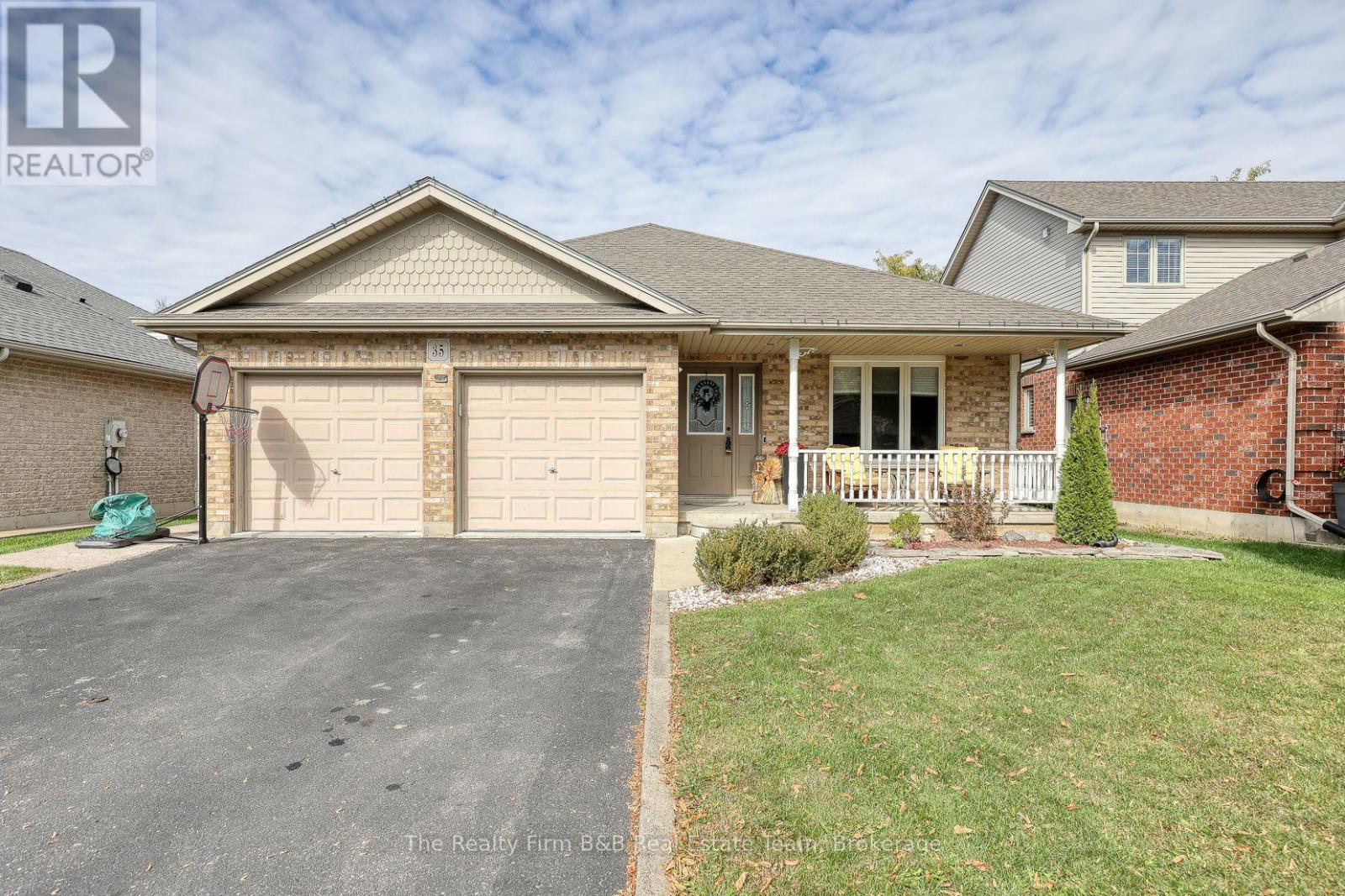 35 Blue Jay Boulevard, Woodstock, Ontario  N4T 1T2 - Photo 7 - X12467563