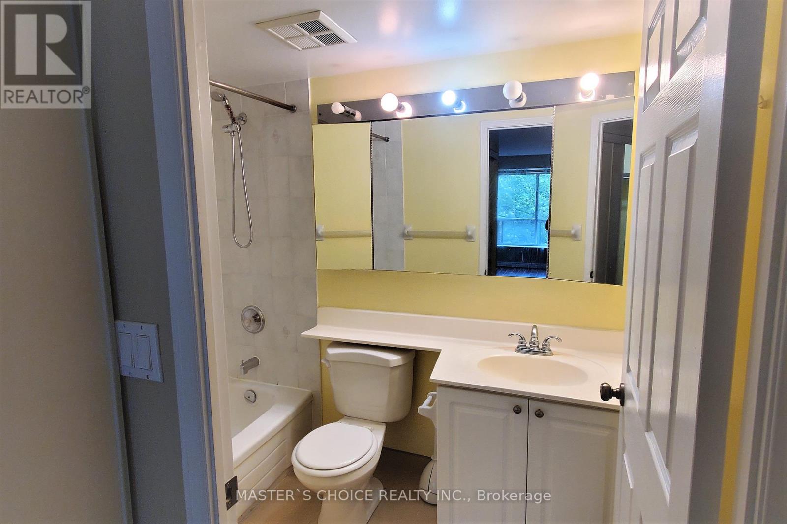 309 - 39 Pemberton Avenue, Toronto, Ontario  M2M 4L6 - Photo 6 - C12467510
