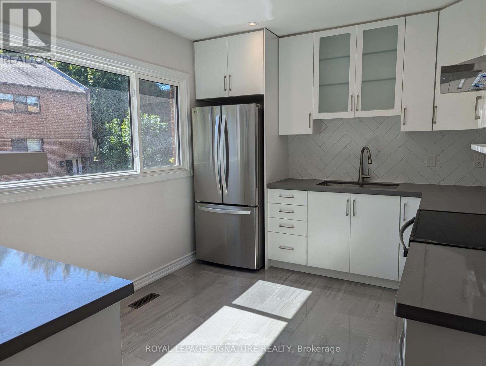 32 Burnt Meadoway, Toronto, Ontario  M2H 2V3 - Photo 2 - C12467536