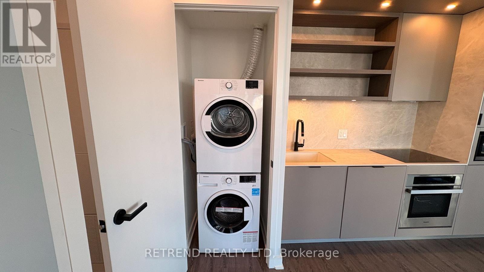 2410 - 55 Charles Street E, Toronto, Ontario  M4Y 1S9 - Photo 4 - C12467544