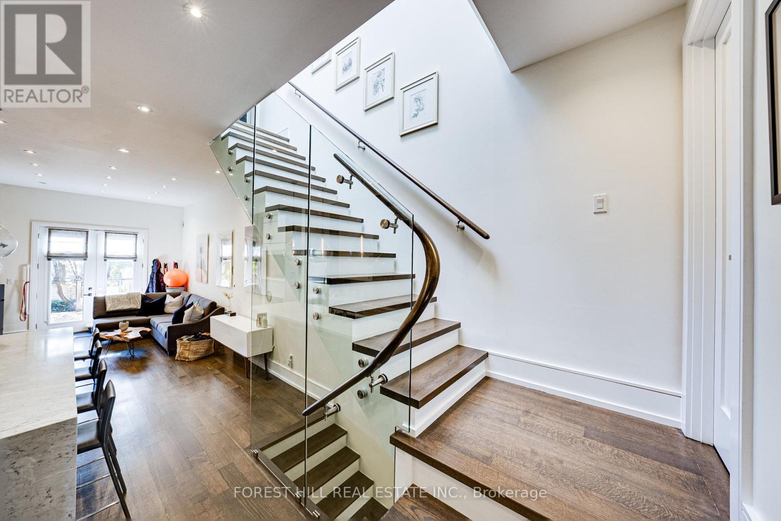 15a Roslin Avenue, Toronto, Ontario  M4N 1Y8 - Photo 11 - C12467560