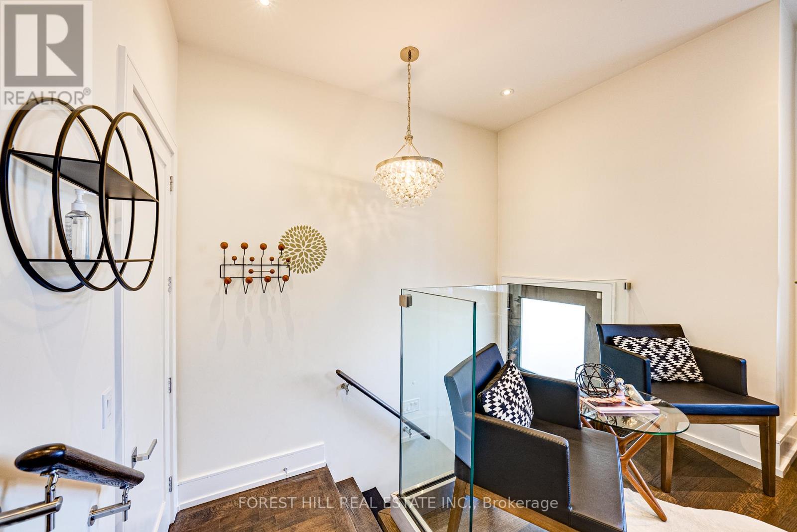 15a Roslin Avenue, Toronto, Ontario  M4N 1Y8 - Photo 2 - C12467560