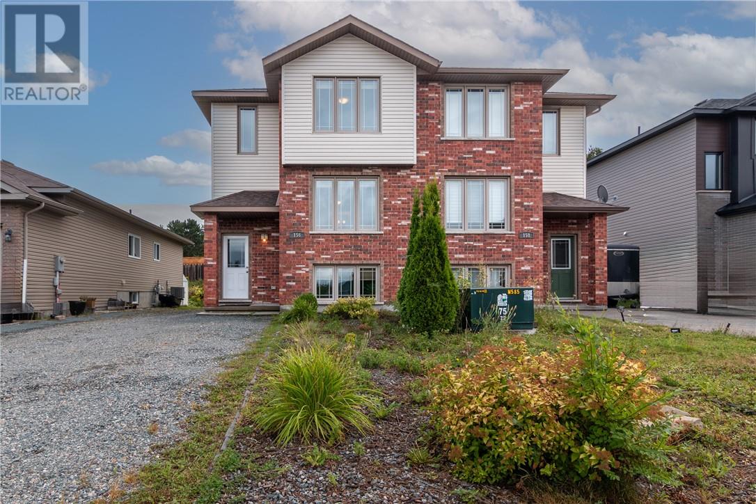 156 Eclipse Crescent, Greater Sudbury, Ontario  P3B 0E6 - Photo 2 - 2125246