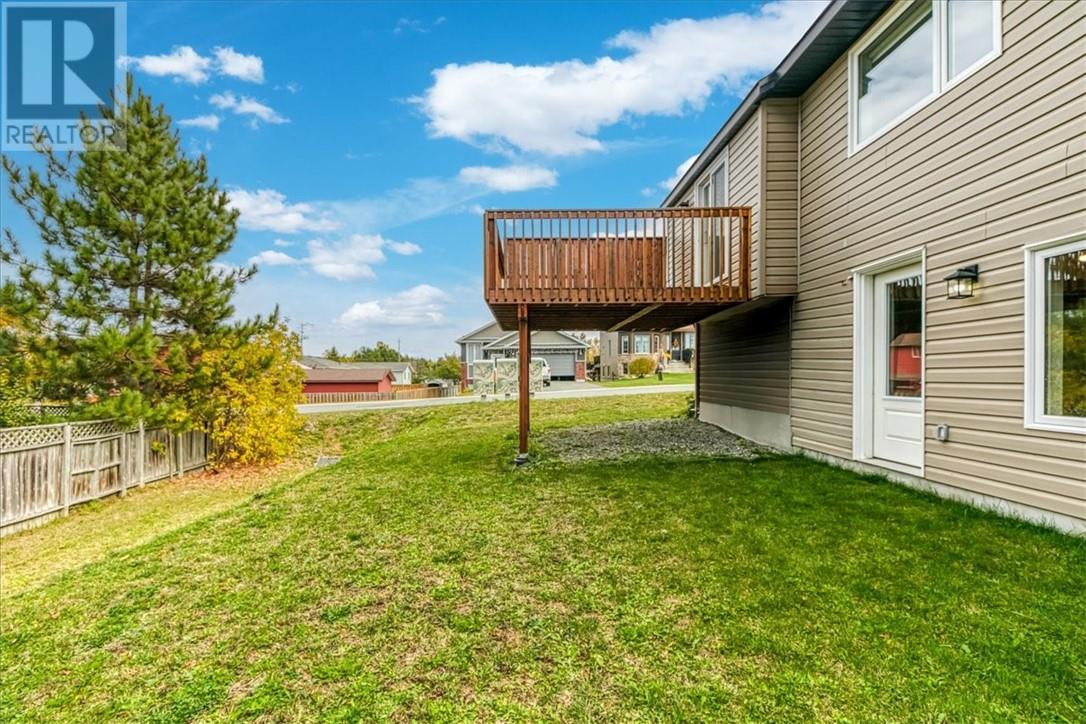 66 Meadowgreen Drive, Garson, Ontario  P3L 1G8 - Photo 4 - 2125233
