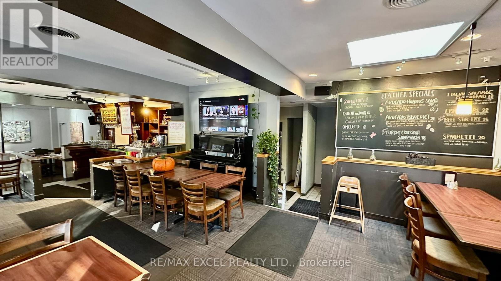 2162 Queen Street E, Toronto (The Beaches), Ontario  M4E 1E4 - Photo 7 - E12467530