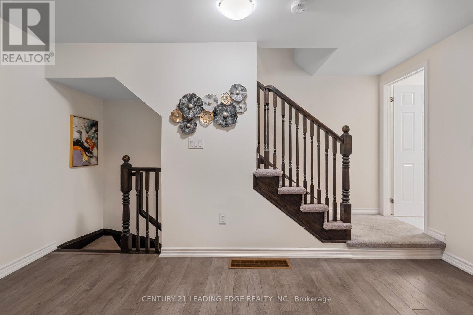 521 Fir Court, Milton, Ontario  L9T 7E7 - Photo 11 - W12467103