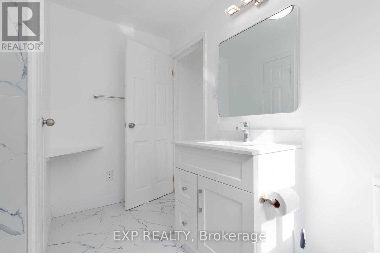 51 Burke Street, Georgina, Ontario  L0E 1R0 - Photo 18 - N12467528