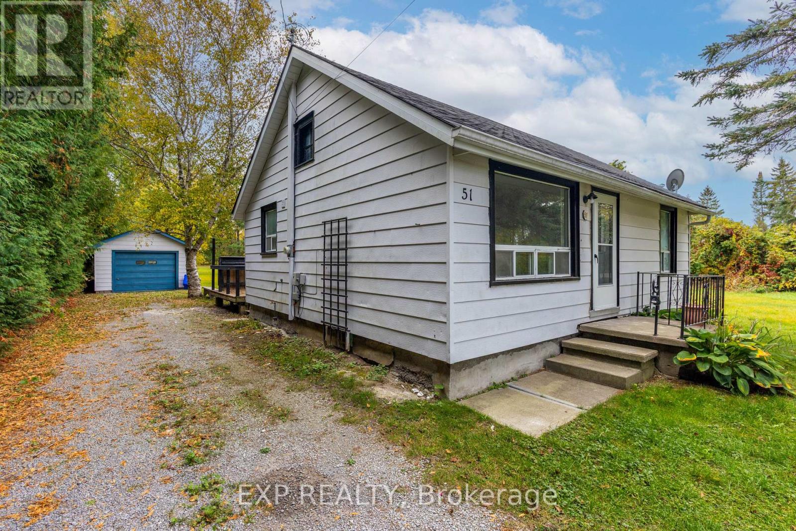 51 Burke Street, Georgina, Ontario  L0E 1R0 - Photo 4 - N12467528