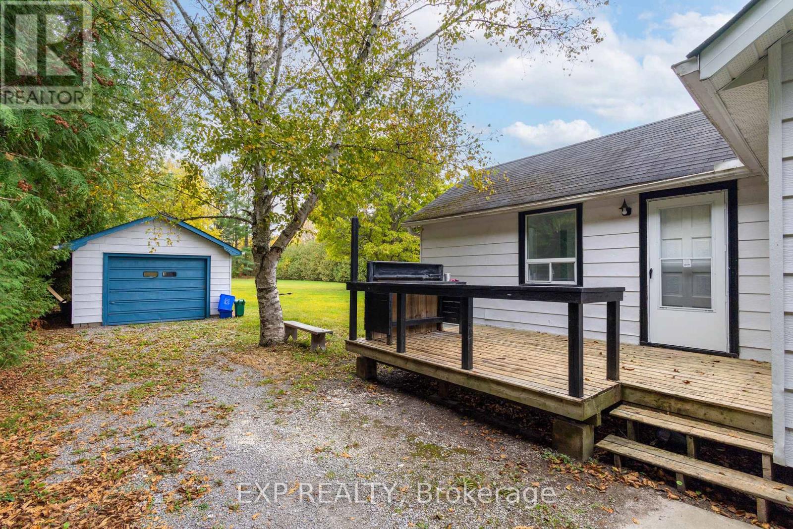 51 Burke Street, Georgina, Ontario  L0E 1R0 - Photo 5 - N12467528