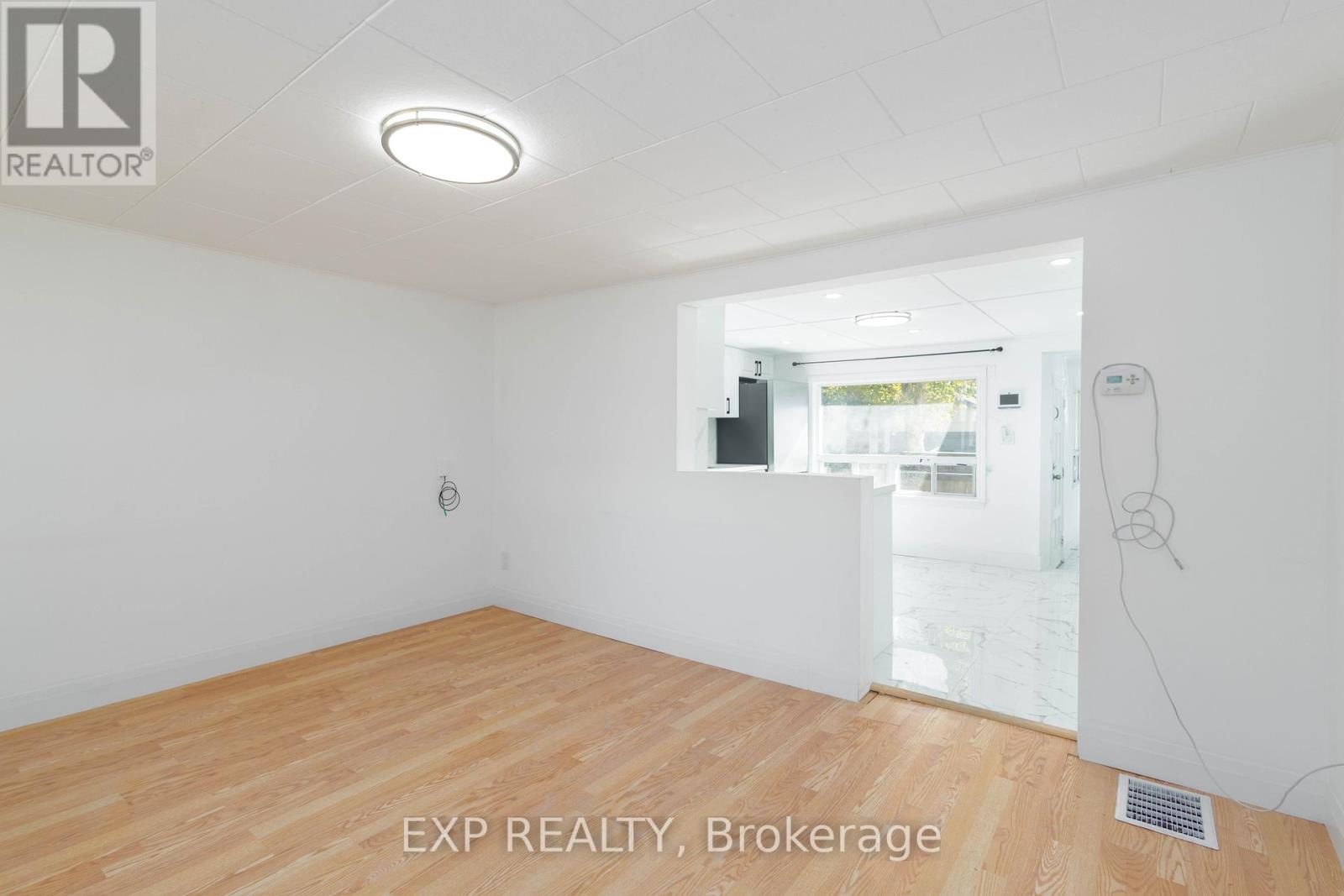 51 Burke Street, Georgina, Ontario  L0E 1R0 - Photo 7 - N12467528
