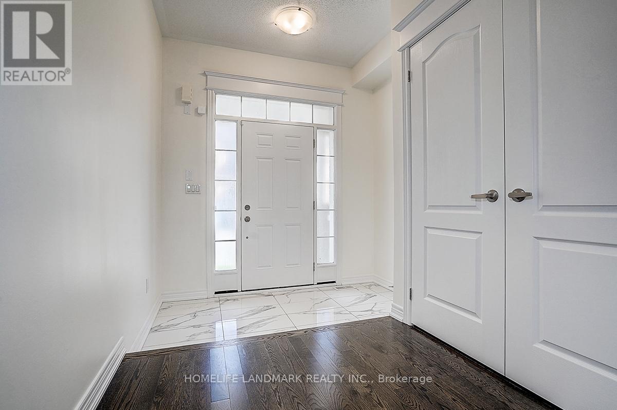 3 Moonseed Lane, Richmond Hill, Ontario  L4E 1E7 - Photo 2 - N12467561