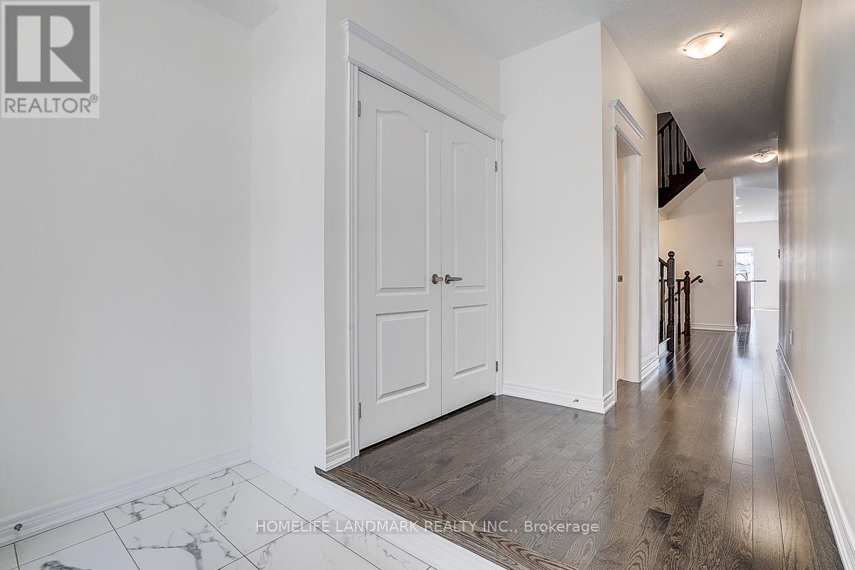 3 Moonseed Lane, Richmond Hill, Ontario  L4E 1E7 - Photo 3 - N12467561