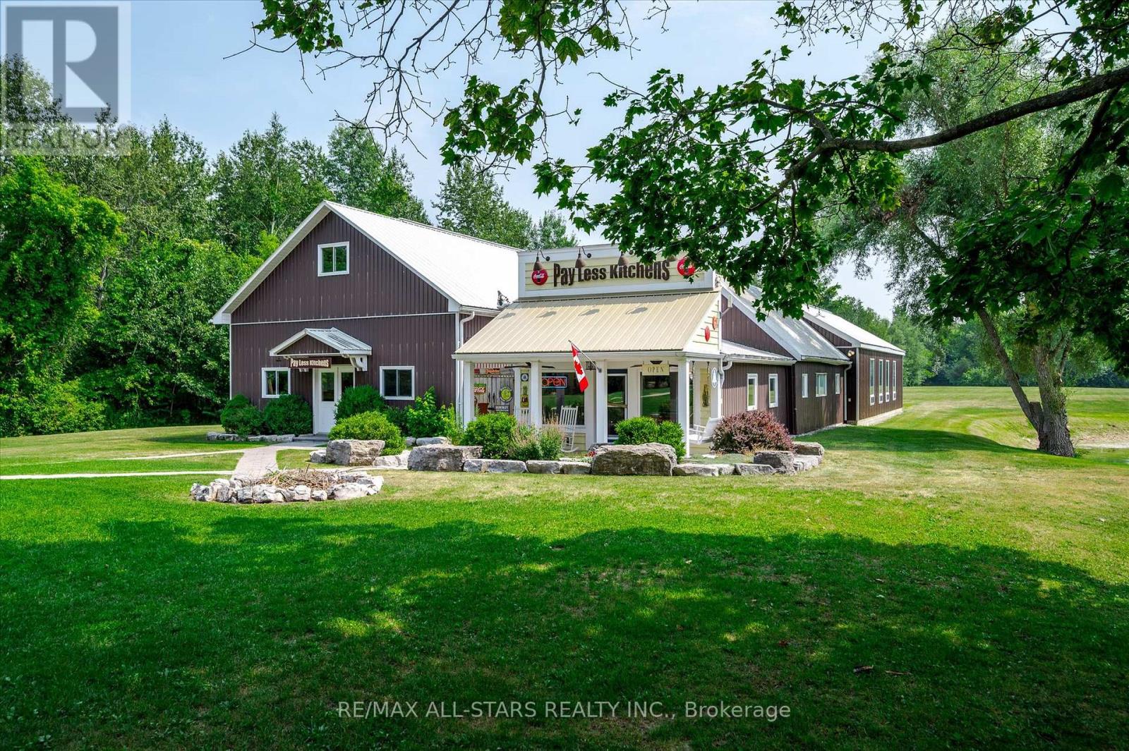 5427 Ravenshoe Road, East Gwillimbury, Ontario  L0E 1R0 - Photo 2 - N12336382