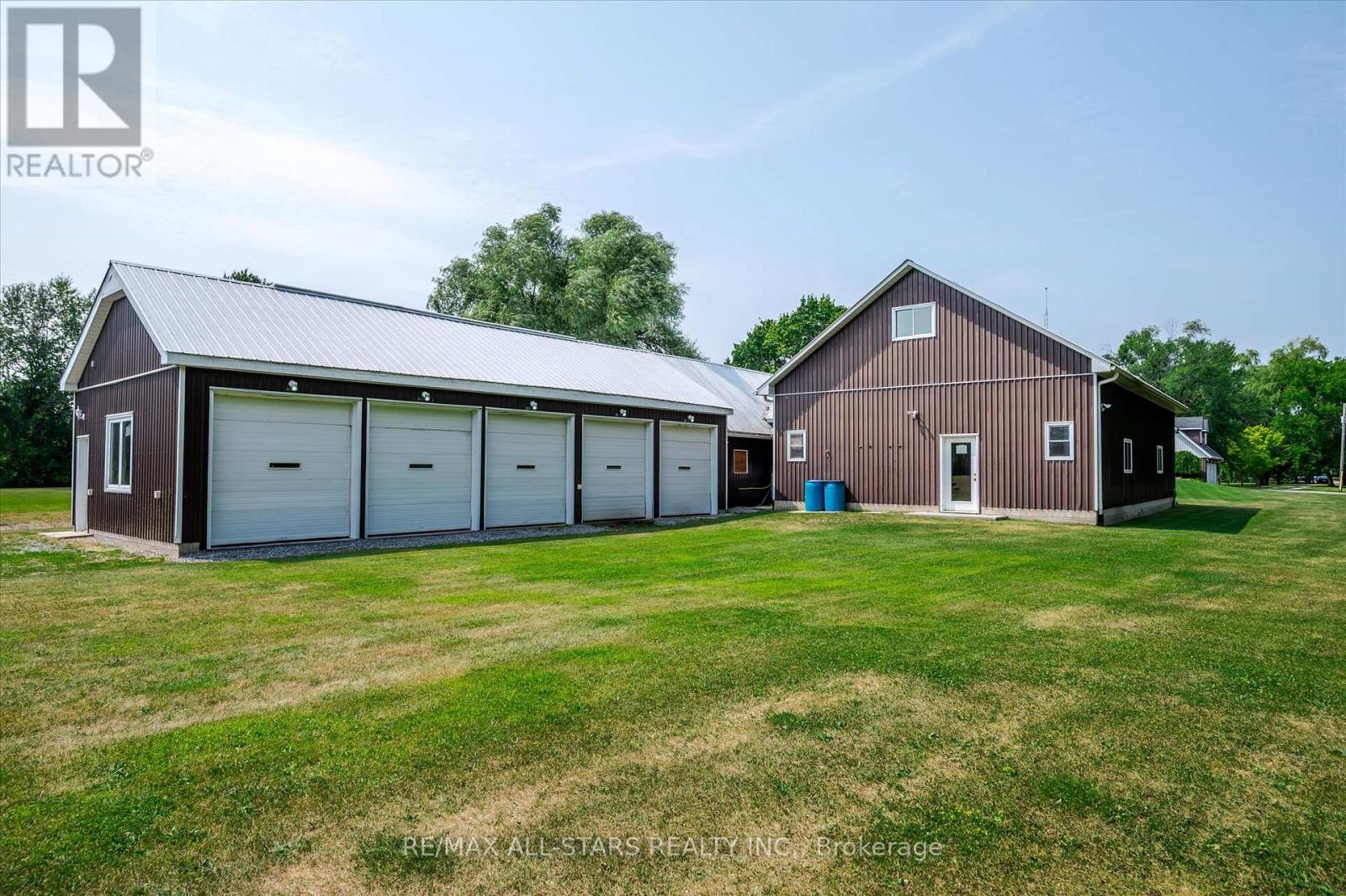 5427 Ravenshoe Road, East Gwillimbury, Ontario  L0E 1R0 - Photo 3 - N12336382