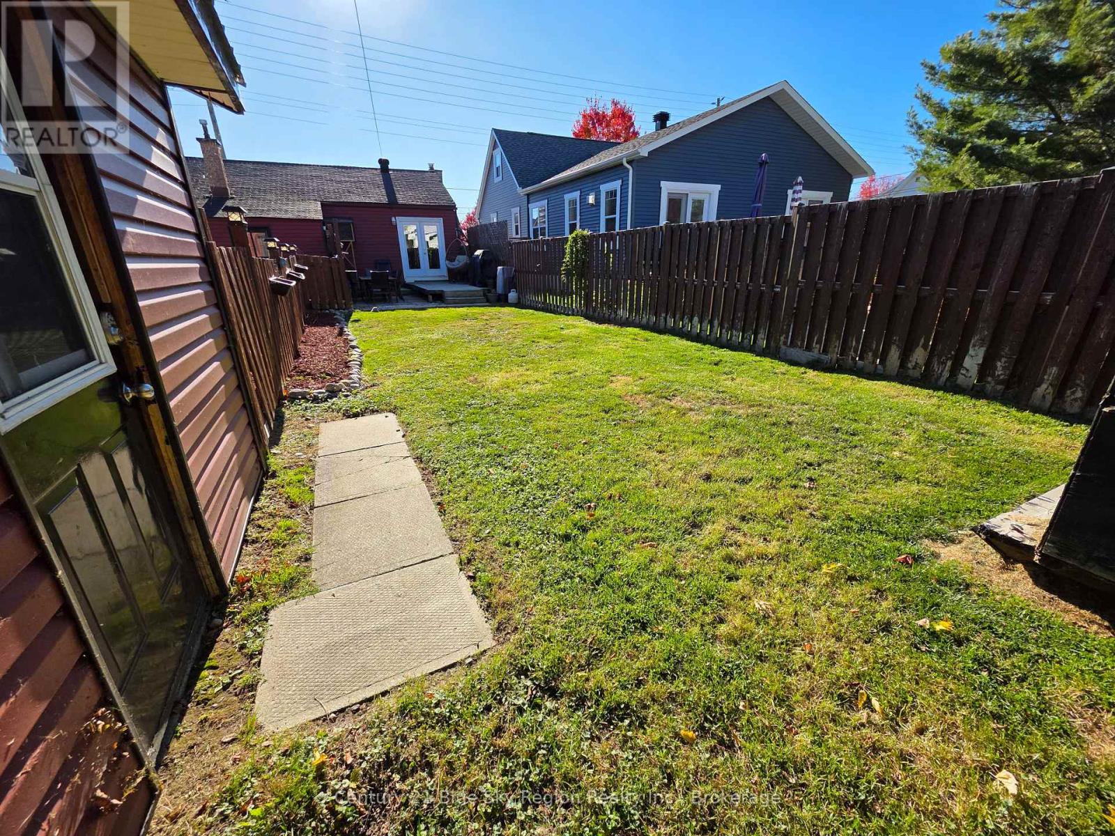 1376 Copeland Street, North Bay, Ontario P1B 3G3 - Photo 10 - X12467566