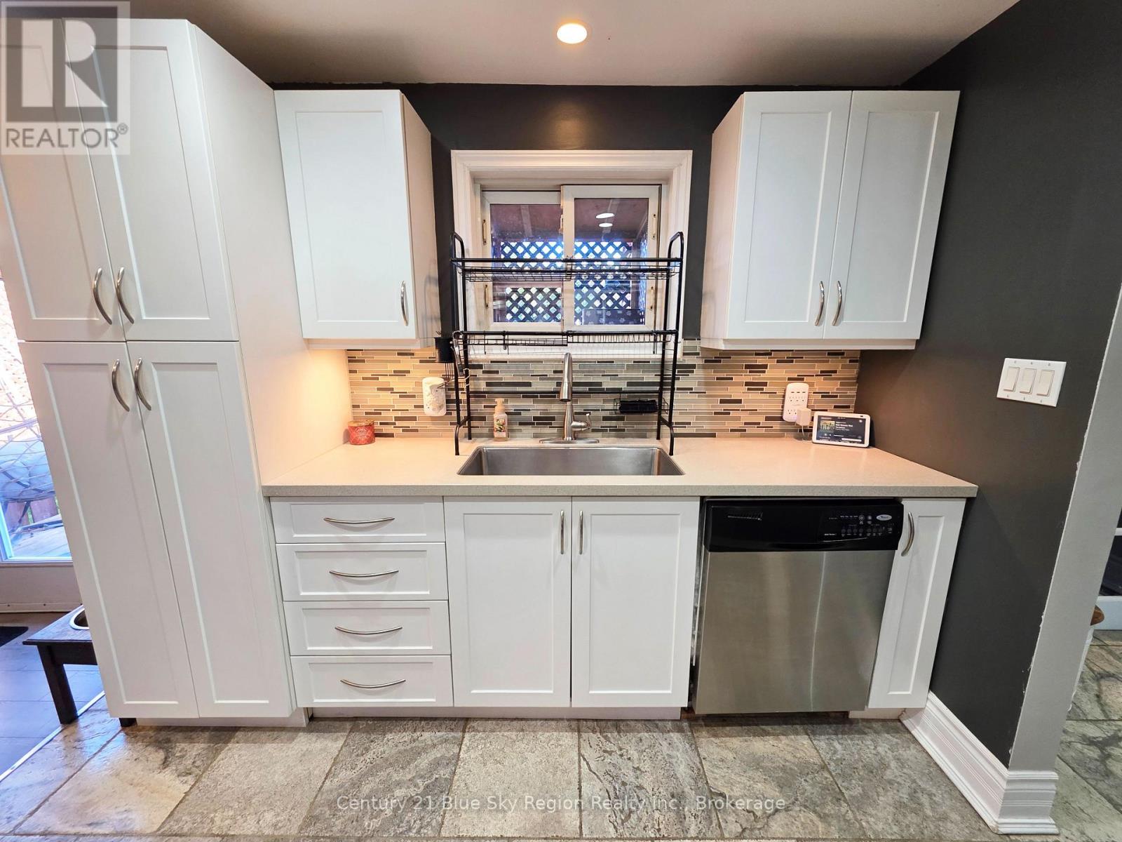 1376 Copeland Street, North Bay, Ontario P1B 3G3 - Photo 17 - X12467566