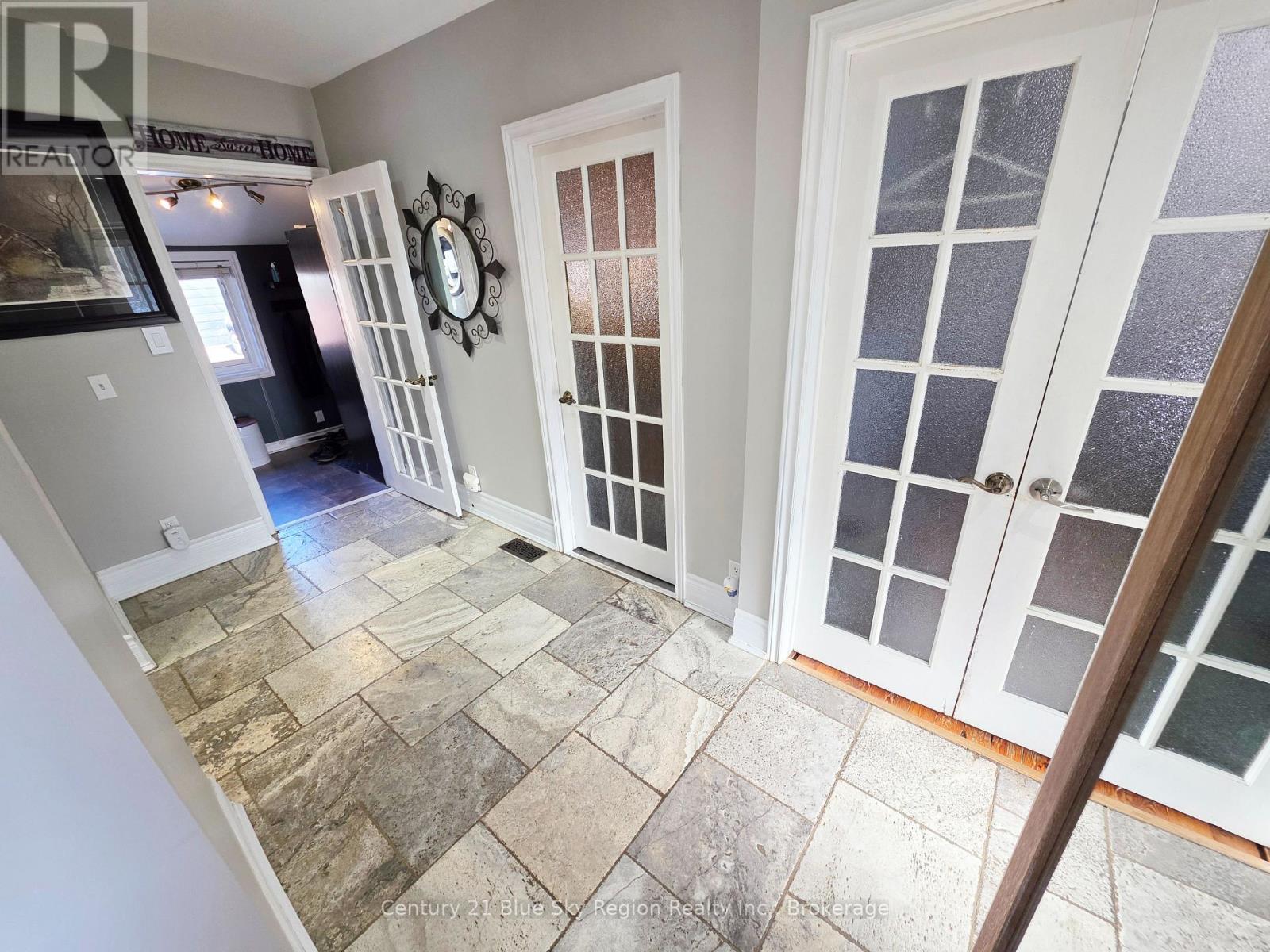 1376 Copeland Street, North Bay, Ontario P1B 3G3 - Photo 25 - X12467566