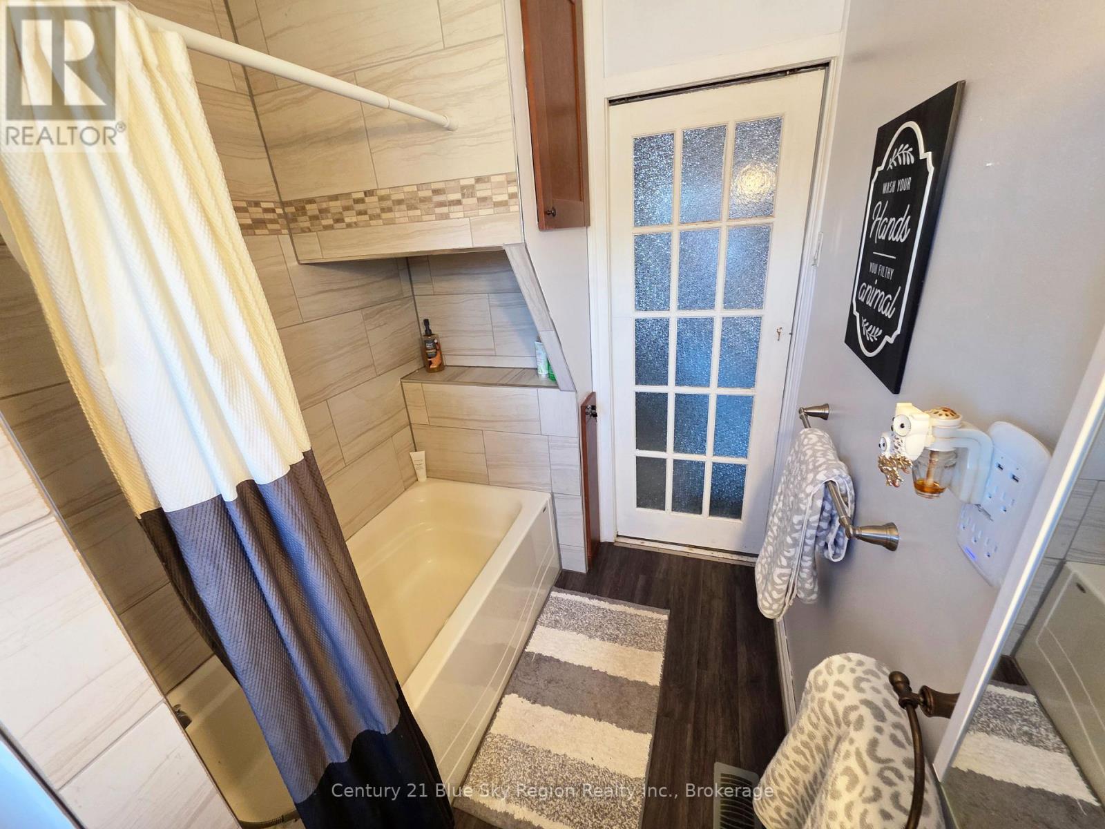 1376 Copeland Street, North Bay, Ontario P1B 3G3 - Photo 32 - X12467566