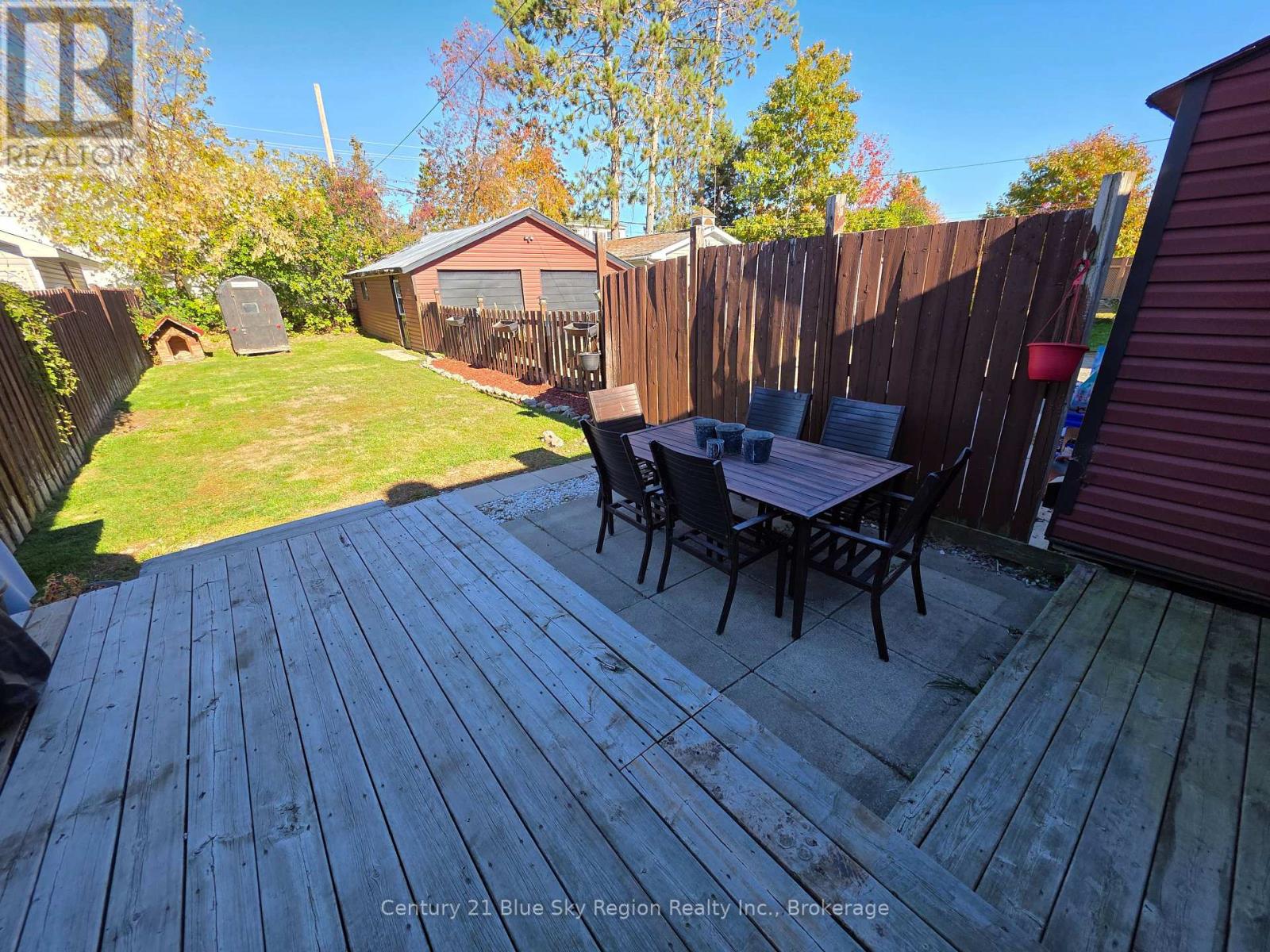 1376 Copeland Street, North Bay, Ontario P1B 3G3 - Photo 4 - X12467566
