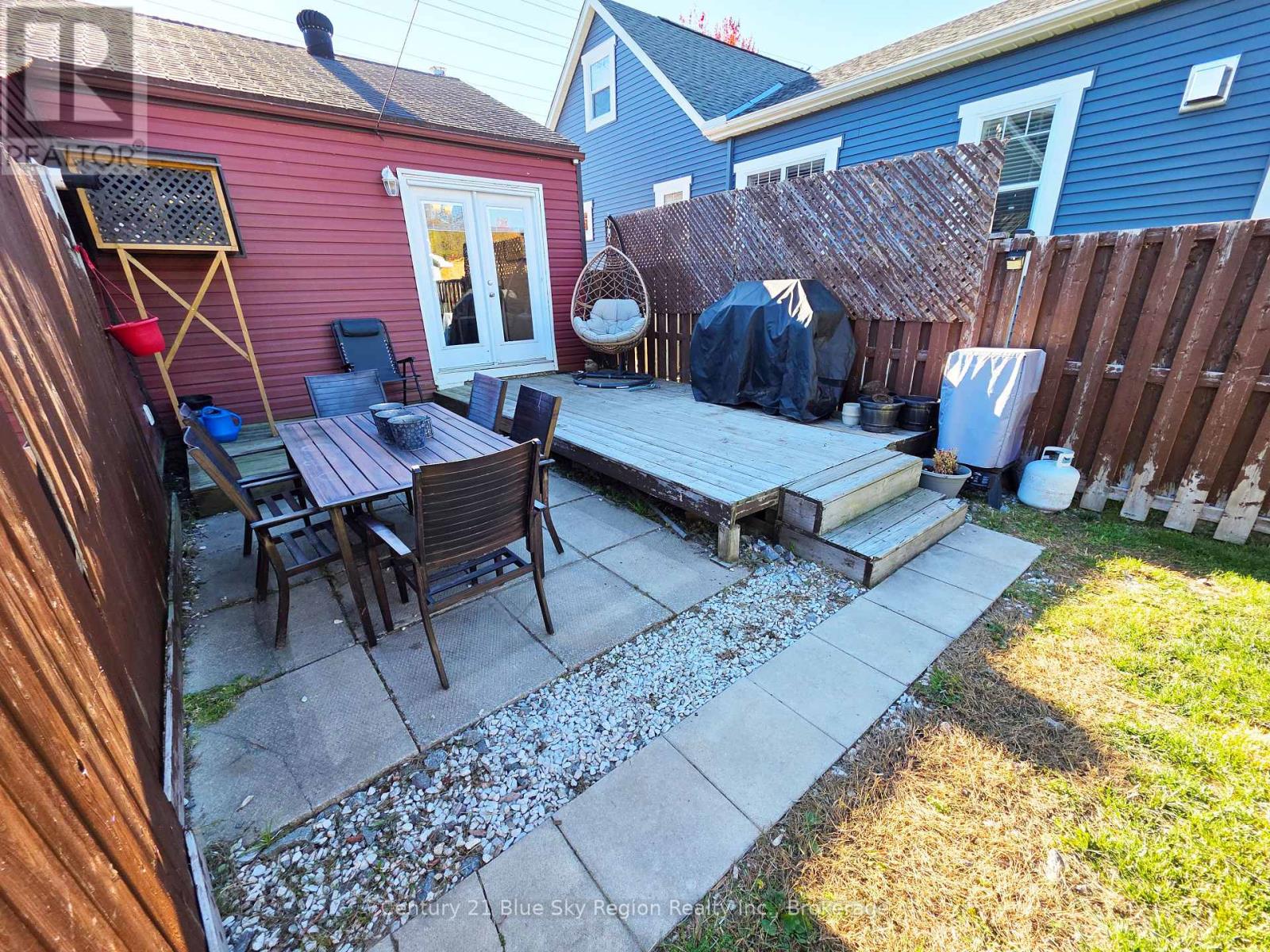 1376 Copeland Street, North Bay, Ontario P1B 3G3 - Photo 6 - X12467566