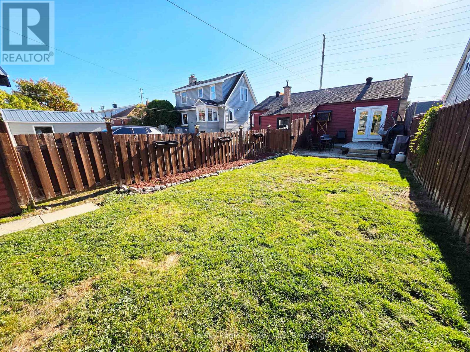 1376 Copeland Street, North Bay, Ontario P1B 3G3 - Photo 9 - X12467566