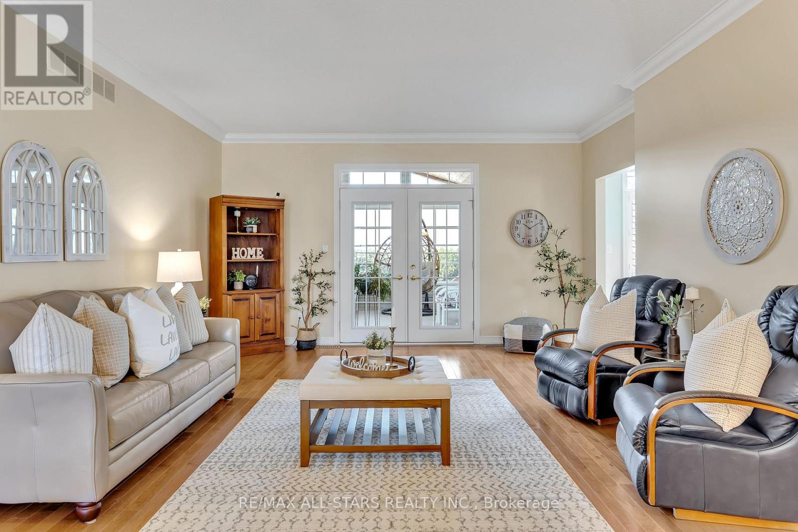 25 Sylvester Drive, Kawartha Lakes, Ontario  K9V 6E7 - Photo 5 - X12299261