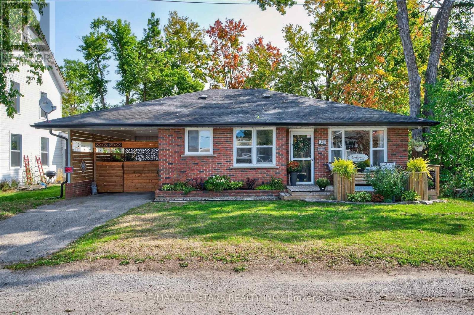 34 William Street, Kawartha Lakes, Ontario  K0M 1A0 - Photo 1 - X12393999