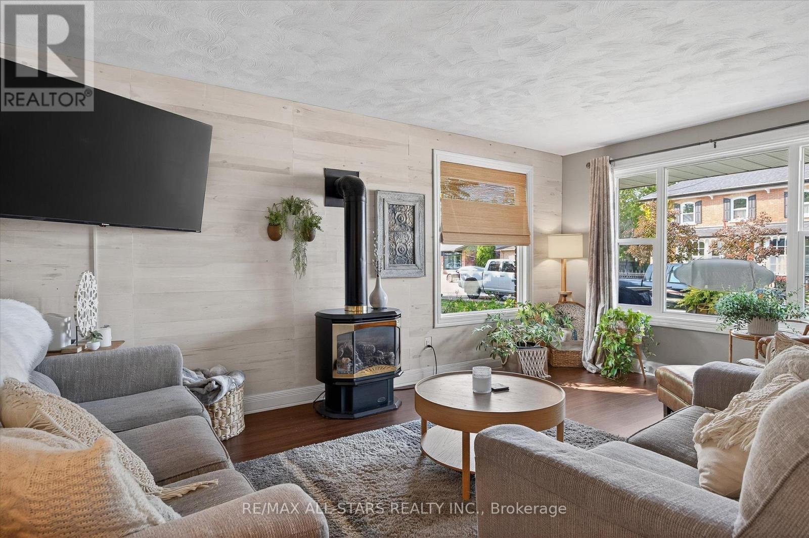 34 William Street, Kawartha Lakes, Ontario  K0M 1A0 - Photo 17 - X12393999