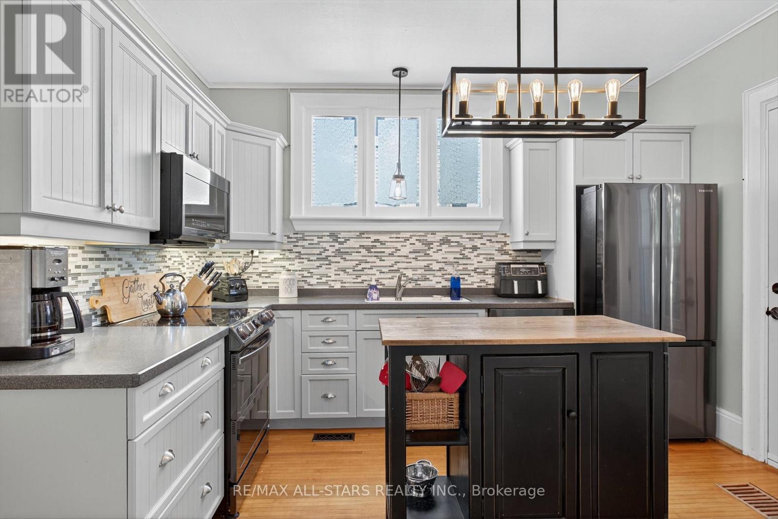 76 Wellington Street, Kawartha Lakes, Ontario  K9V 3N9 - Photo 12 - X12439326