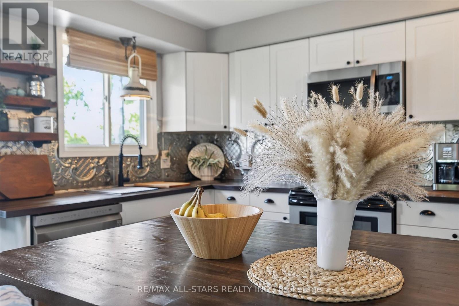 34 William Street, Kawartha Lakes, Ontario  K0M 1A0 - Photo 11 - X12393999