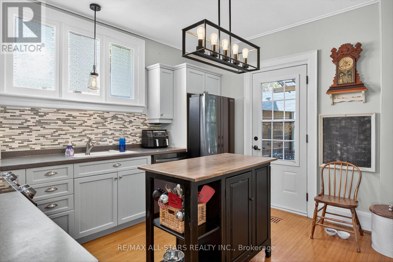 76 Wellington Street, Kawartha Lakes, Ontario  K9V 3N9 - Photo 13 - X12439326