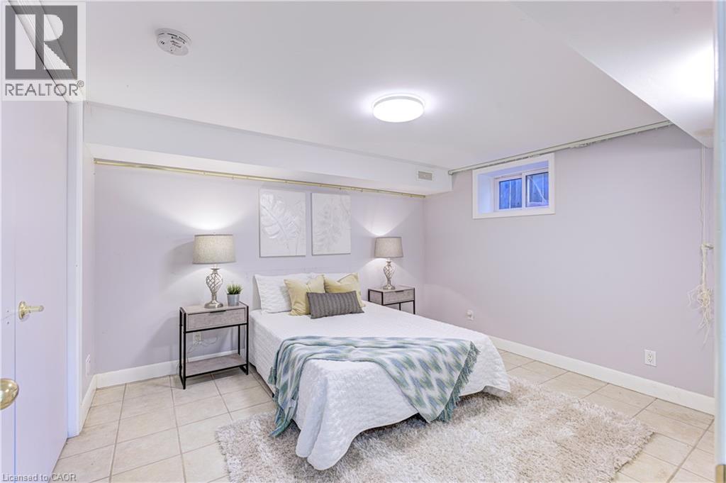 46 Woodlawn Avenue, Mississauga, Ontario  L5G 3K6 - Photo 13 - 40769055