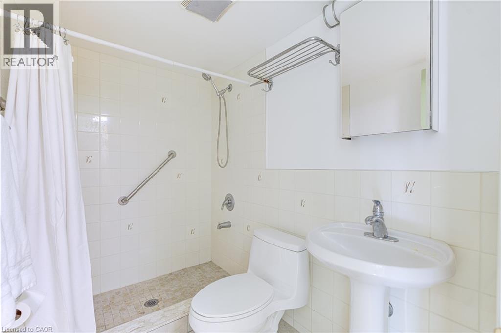 46 Woodlawn Avenue, Mississauga, Ontario  L5G 3K6 - Photo 14 - 40769055