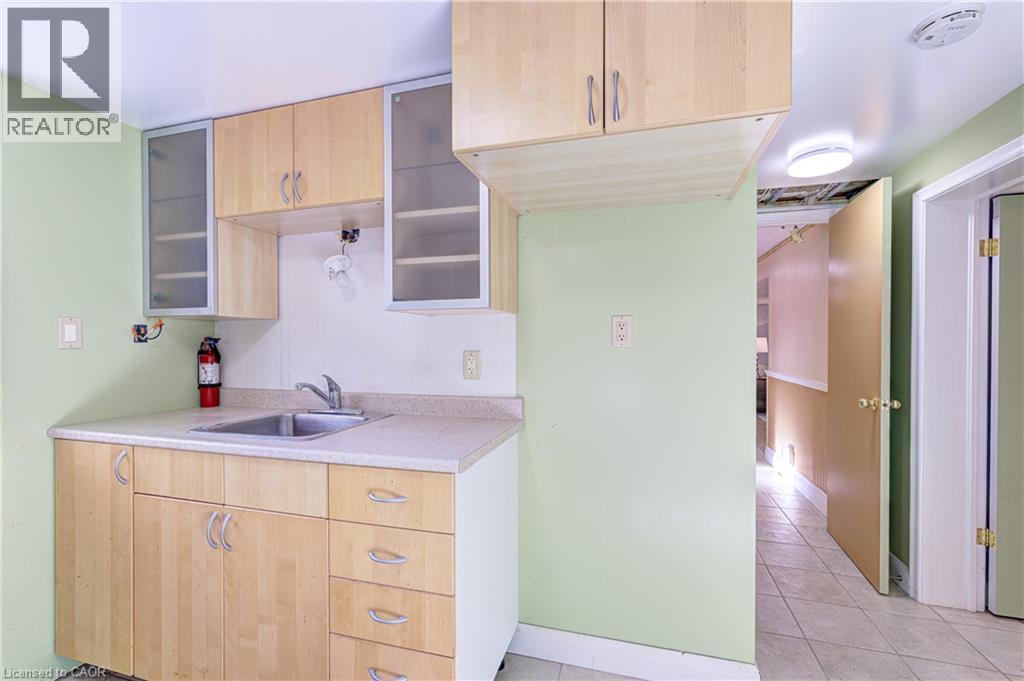 46 Woodlawn Avenue, Mississauga, Ontario  L5G 3K6 - Photo 16 - 40769055