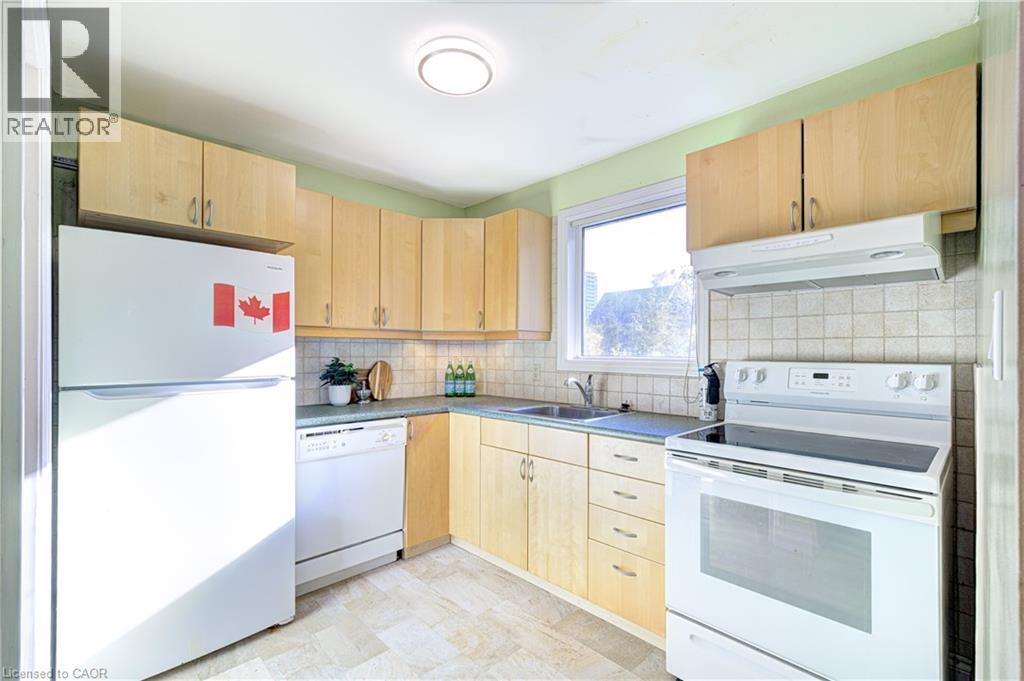 46 Woodlawn Avenue, Mississauga, Ontario  L5G 3K6 - Photo 6 - 40769055