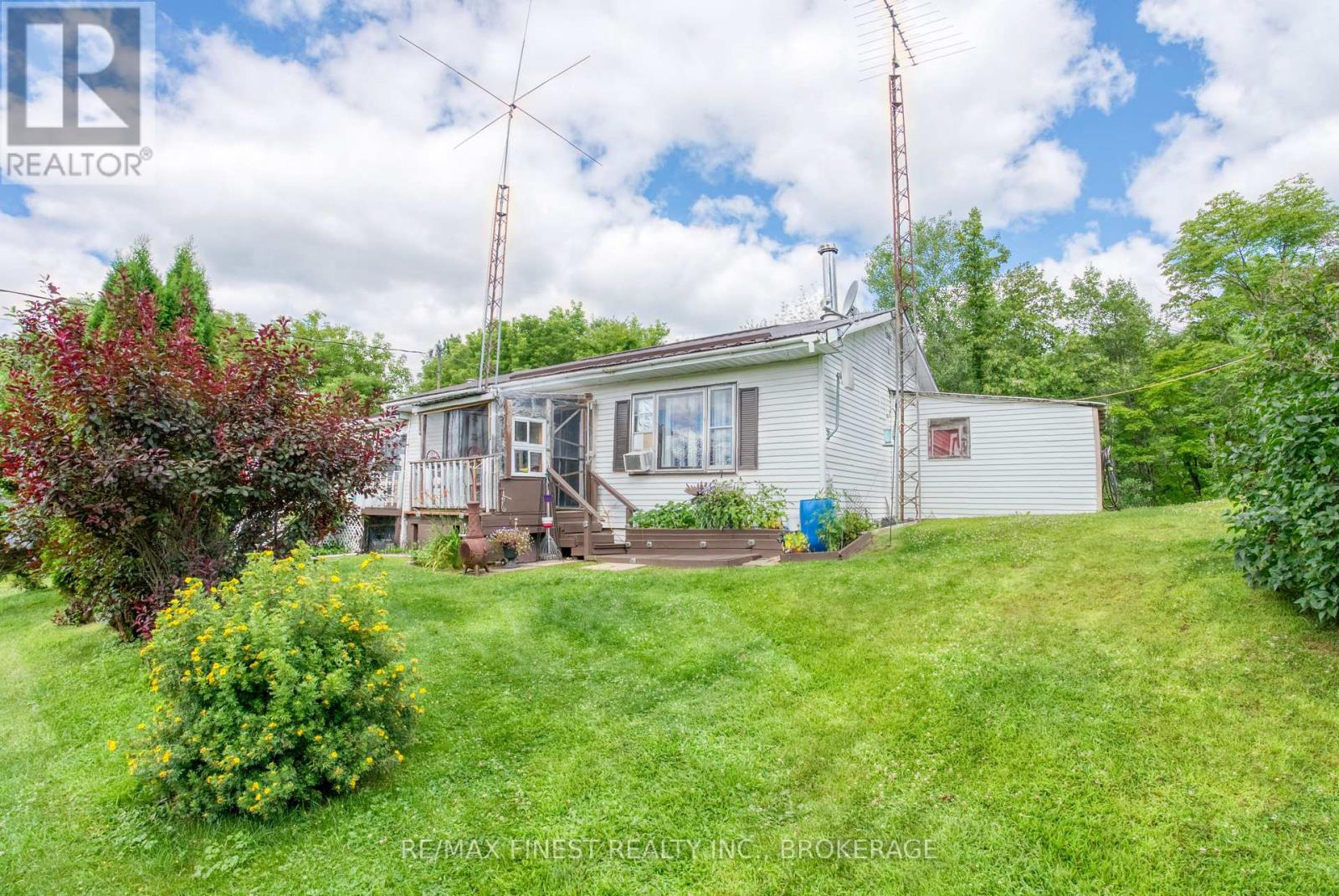 30530 Highway 7, Frontenac (Frontenac Centre), Ontario  K0H 1B0 - Photo 5 - X12467582