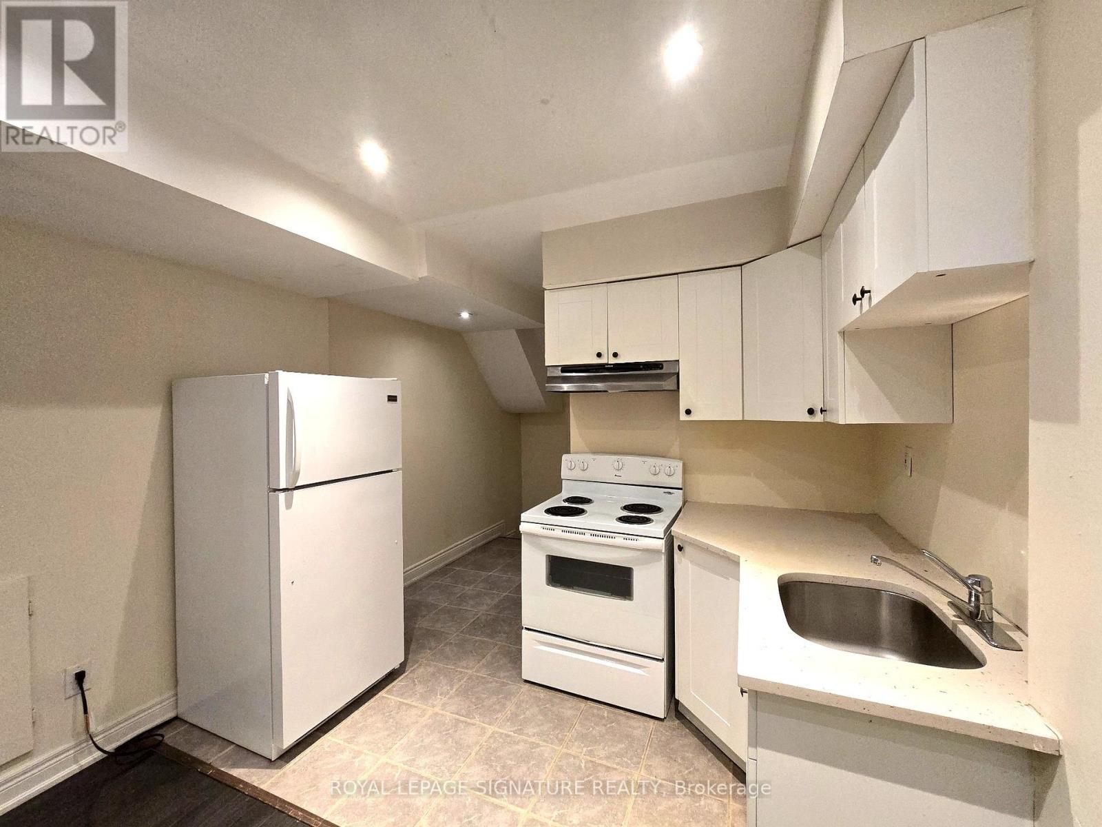 Bsmt - 3169 Goretti Place N, Mississauga, Ontario  L5M 0B7 - Photo 12 - W12467529
