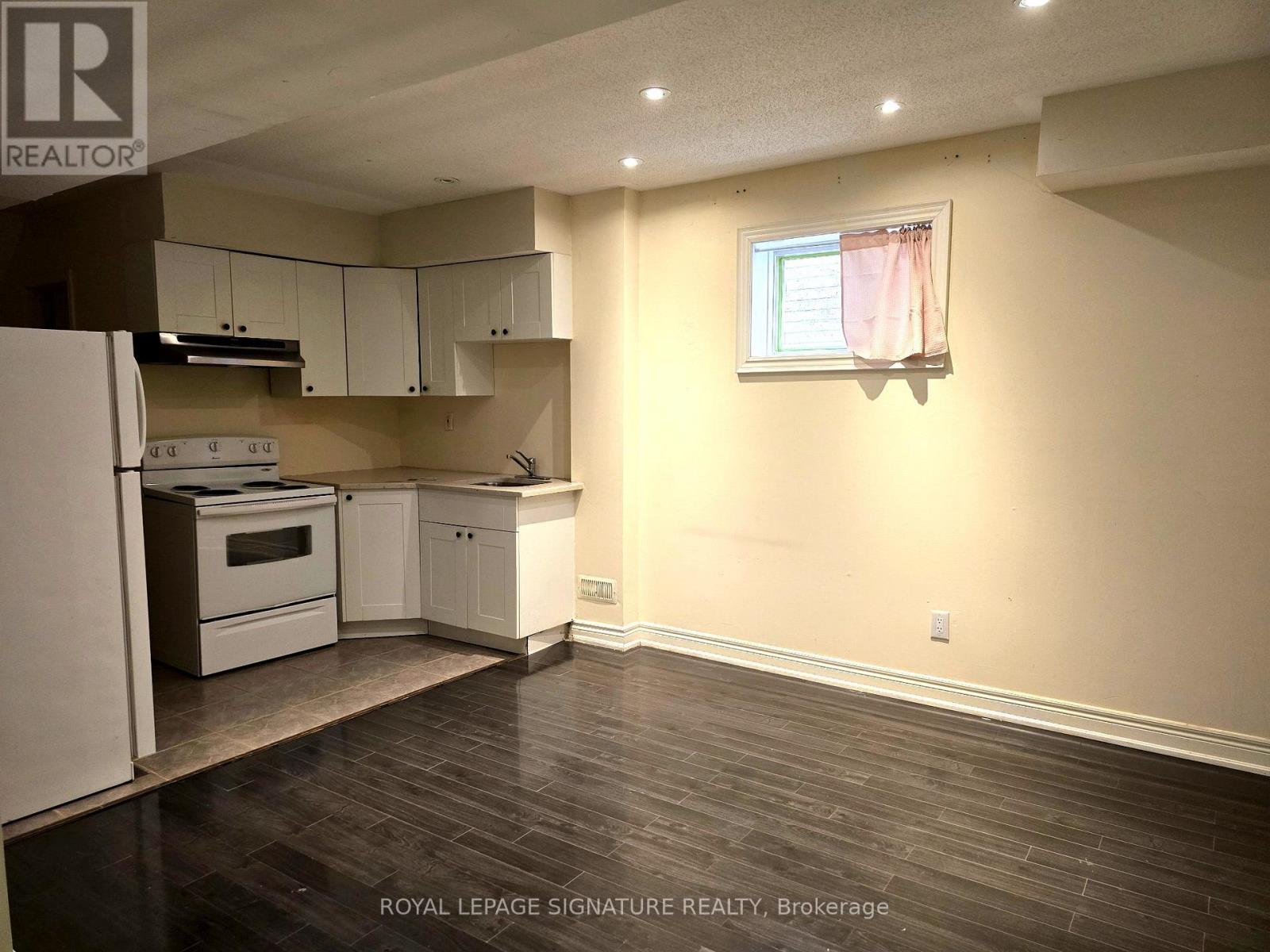 Bsmt - 3169 Goretti Place N, Mississauga, Ontario  L5M 0B7 - Photo 2 - W12467529