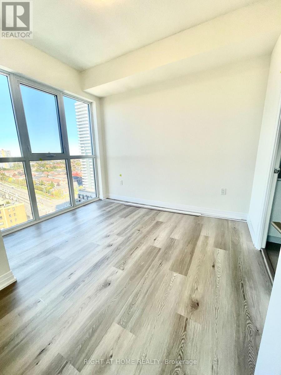 1606 - 15 Watergarden Drive, Mississauga, Ontario  L5R 0H4 - Photo 9 - W12467533