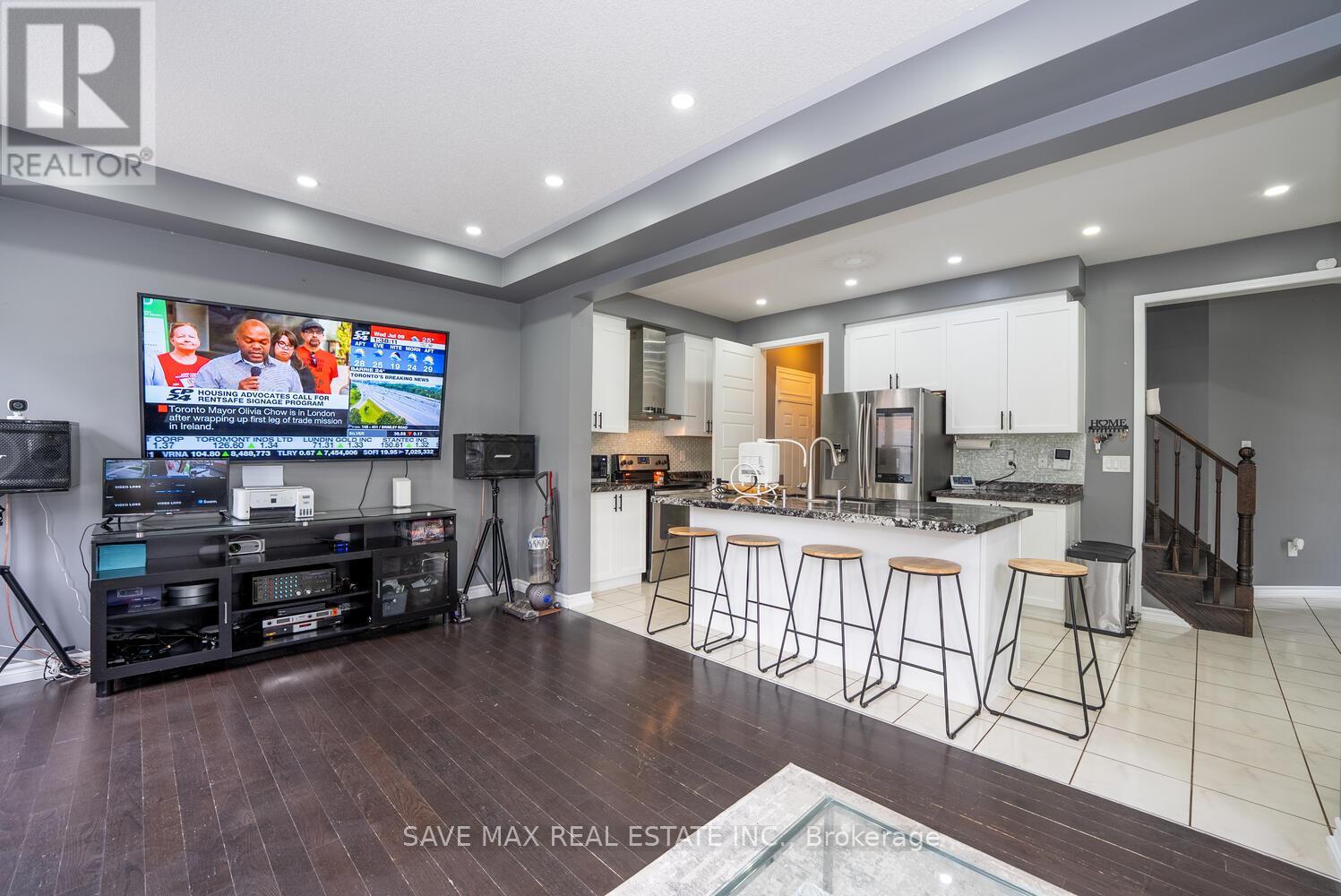 2 Billiter Road, Brampton, Ontario  L7A 4G8 - Photo 8 - W12467534