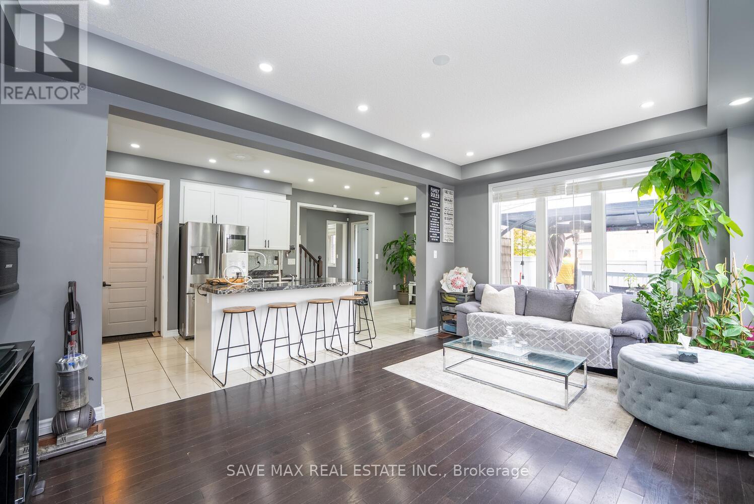 2 Billiter Road, Brampton, Ontario  L7A 4G8 - Photo 9 - W12467534
