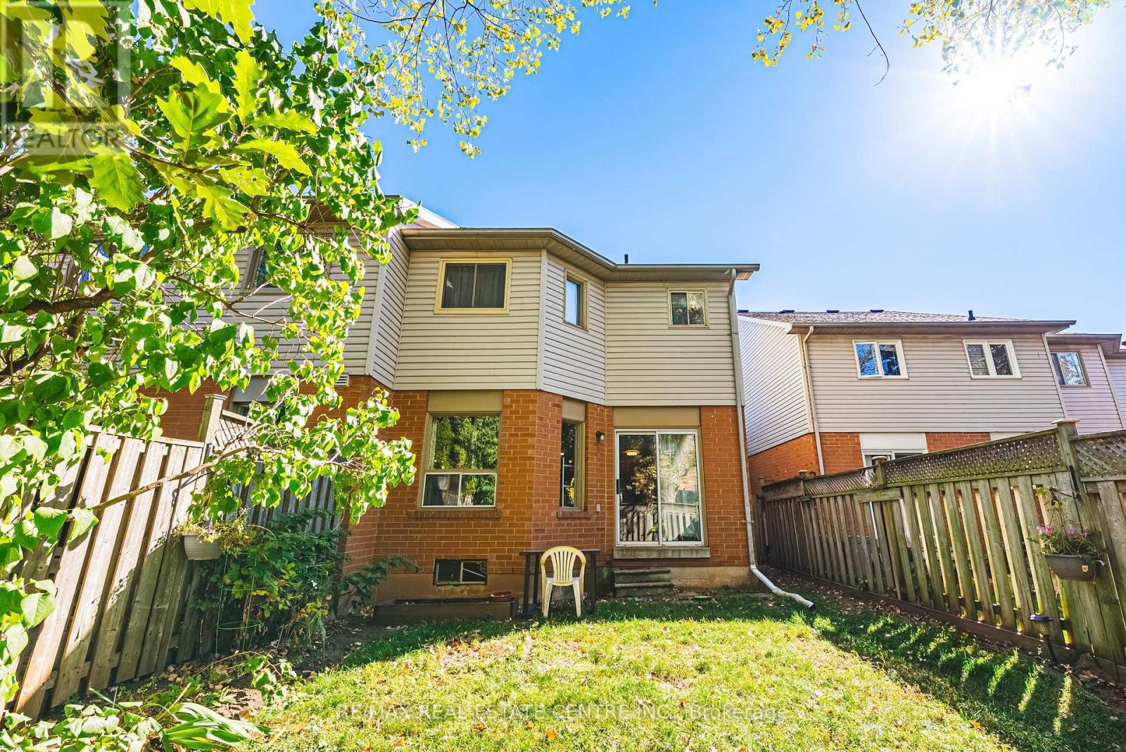 487 Taylor Crescent, Burlington, Ontario  L7L 6G2 - Photo 4 - W12467556