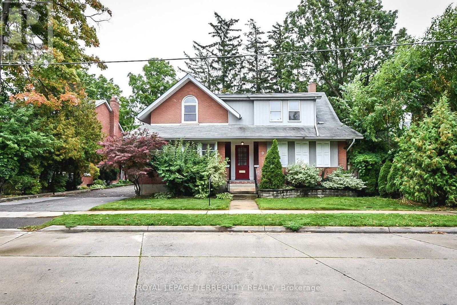 9 ALEXANDER STREET, Brampton, Ontario