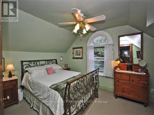 9 Alexander Street, Brampton, Ontario  L6V 1H7 - Photo 11 - W12467564