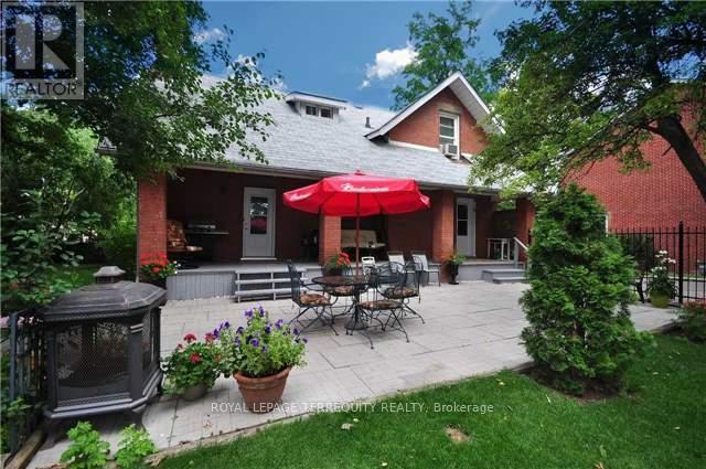 9 Alexander Street, Brampton, Ontario  L6V 1H7 - Photo 17 - W12467564