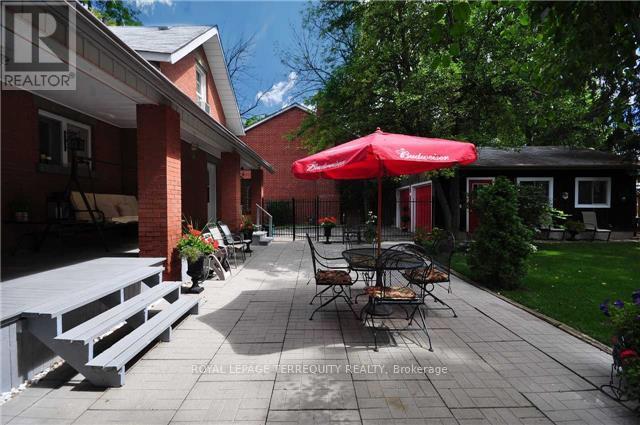 9 Alexander Street, Brampton, Ontario  L6V 1H7 - Photo 18 - W12467564