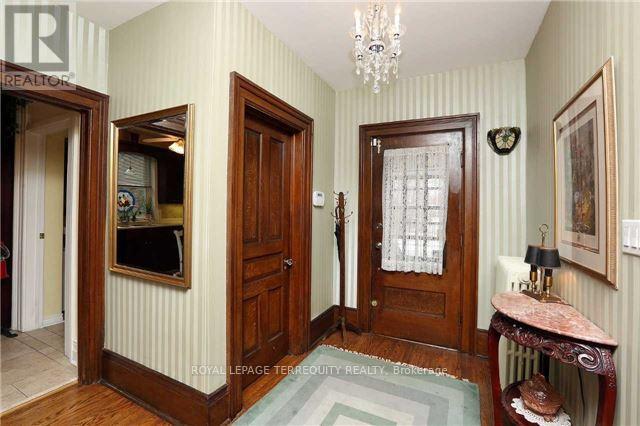 9 Alexander Street, Brampton, Ontario  L6V 1H7 - Photo 22 - W12467564