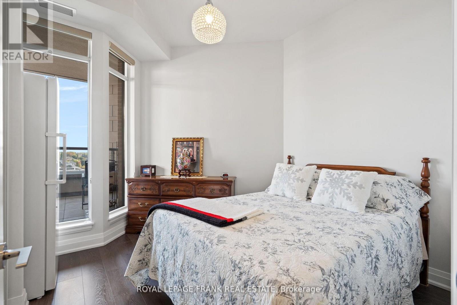 712 - 25 BAKER HILL BOULEVARD