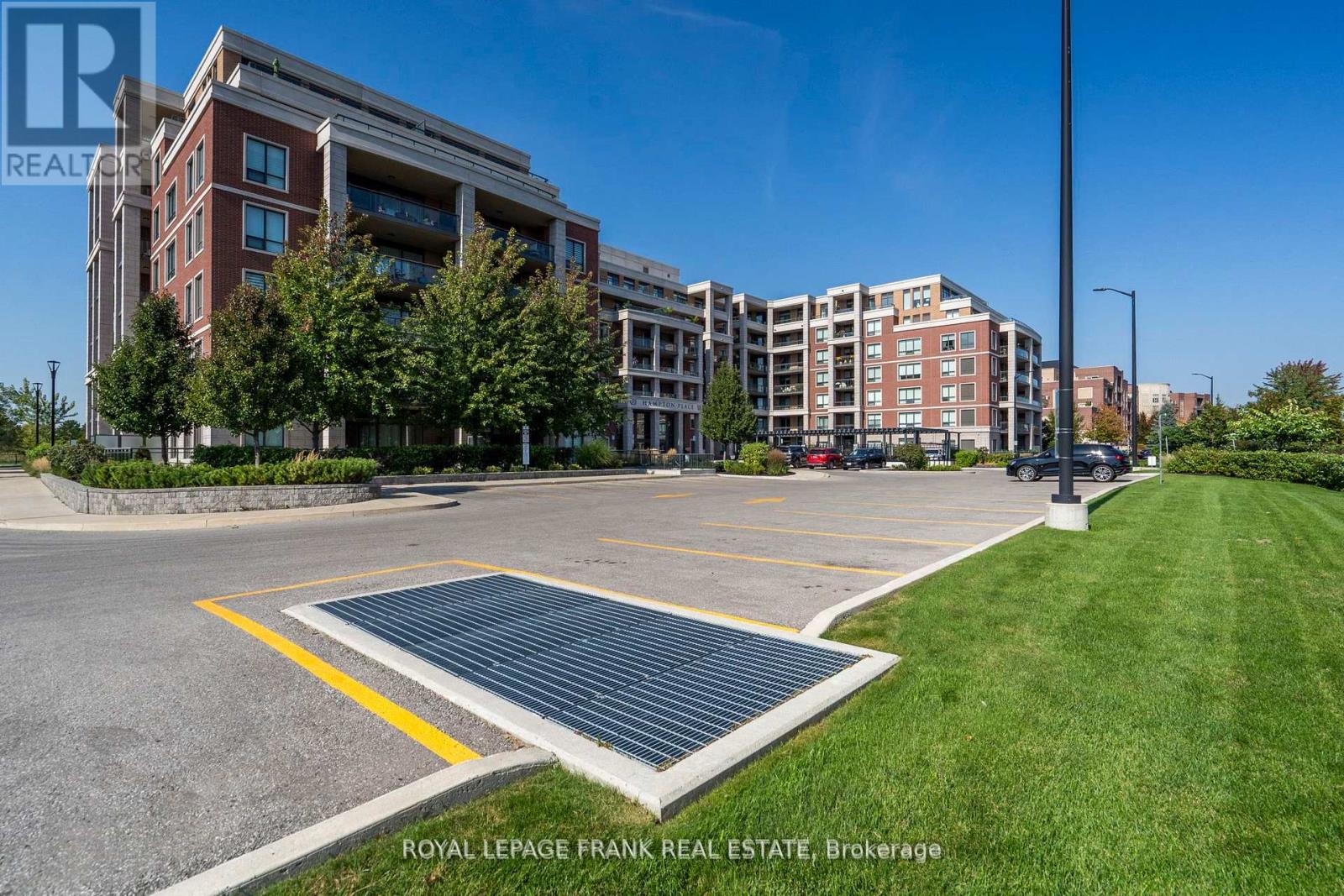 712 - 25 Baker Hill Boulevard, Whitchurch-Stouffville, Ontario  L4A 4R5 - Photo 3 - N12467591